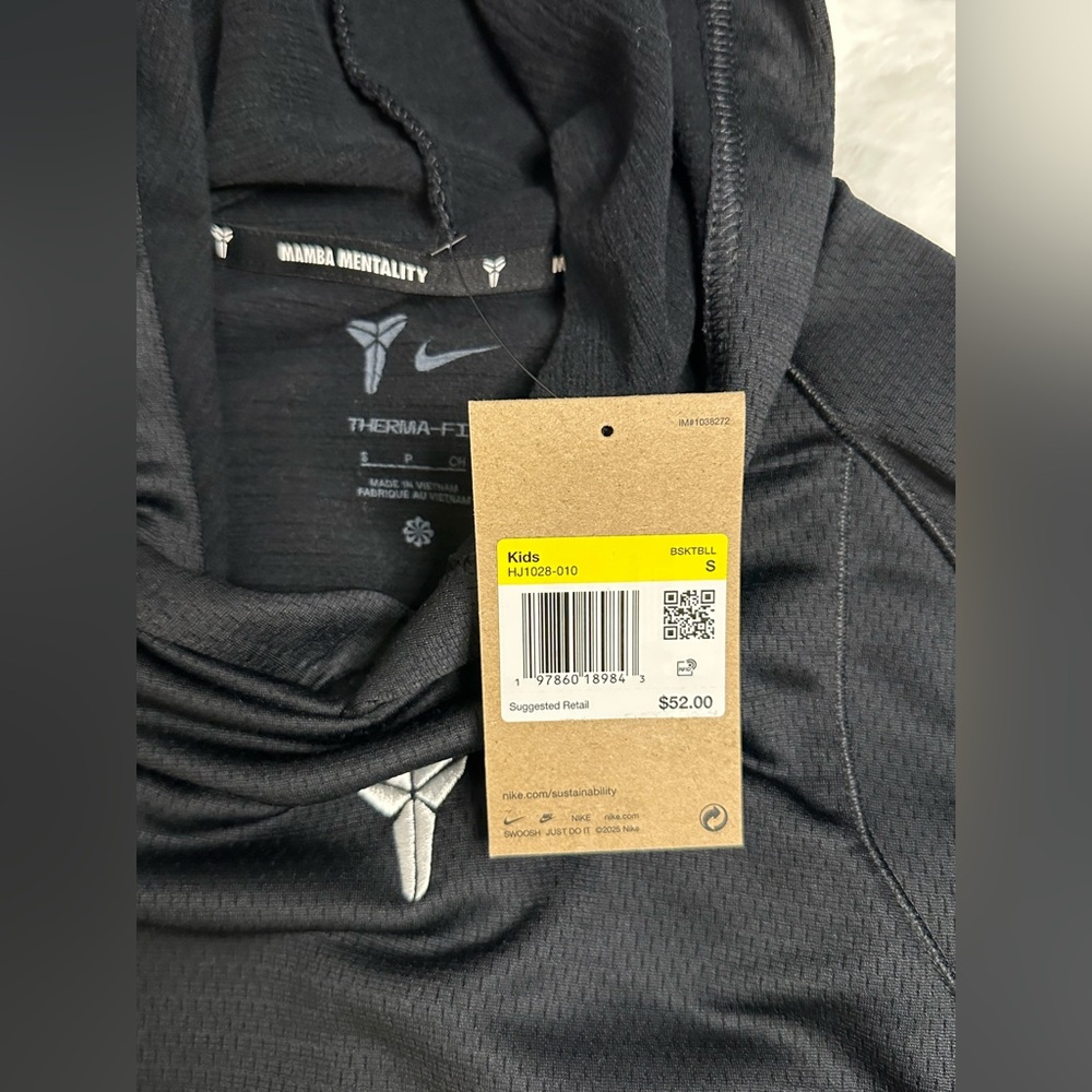 NWT! Kobe Big Kids' Nike Therma-FIT Pullover
Hoodie - Picture 11 of 12